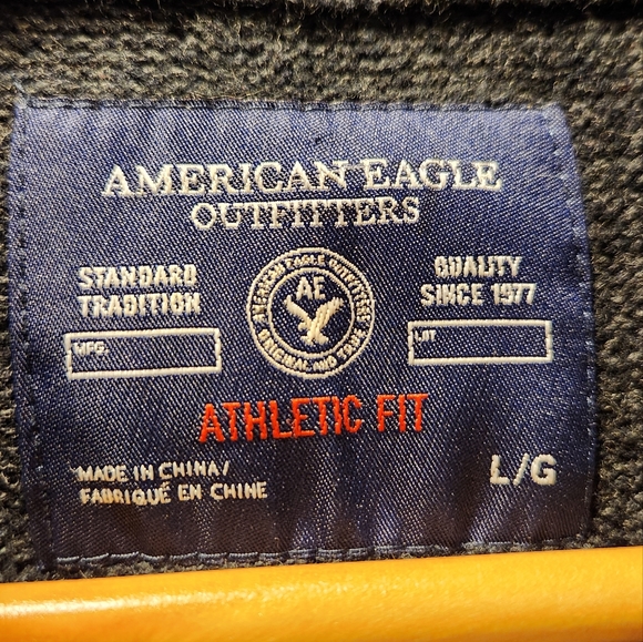 American Eagle 🦅 Outfitters Athletic Fit Large Deep Grey Sweater Men's - Picture 2 of 8